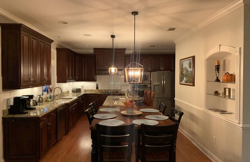 Doctors Inlet House | 30 People Comfortably Gorgeous Home on Canal Boat Kayak access Two 85" & 75” TVs