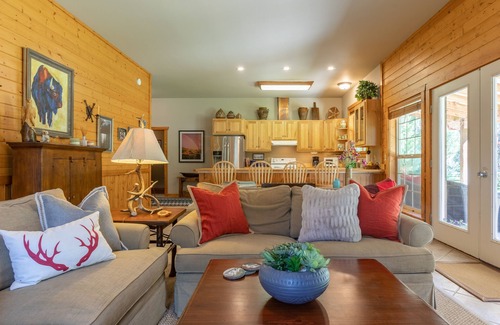 Irwin House | 300 Feet River Frontage on South Fork of the Snake River, 1 hour to Jackson Hole