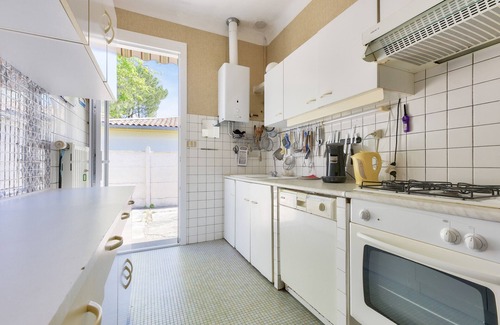 Andernos-les-Bains Ski Chalet | 300m from Mauret's beach, House for 8