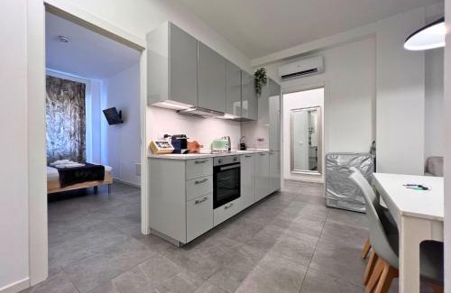 Sud-Ovest Apartment | 300m Verona Fair - Ruffoni House 3 Bedrooms 3 Bath