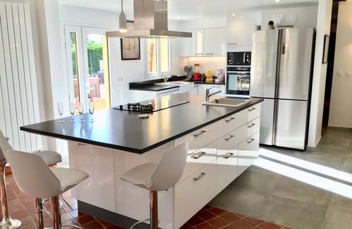 Est Villa | 300m2 Villa,Heated Pool, 7000m2 Garden, 8 People - Aix En Provence Center at 4km