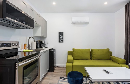 Laval Apartment | #301 Downtown's Exquisite Luxury One-Bedroom