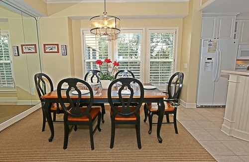 North Forest Beach Condo | 301 North Shore End Unit, No carpet, CLEAN, Wrap-around Balcony, Oct. Available