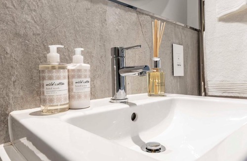 Sea Point Apartment | 303 Cosmopolitan