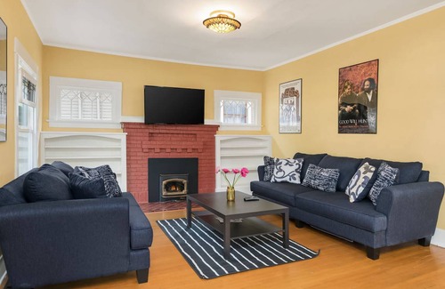 Madrona House | 307 m² House ∙ 8 bedrooms ∙ 23 guests