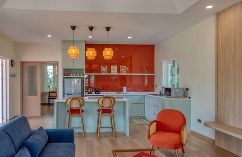 Pranburi Villa | 30° in February nestles into the Khao Tao mountains