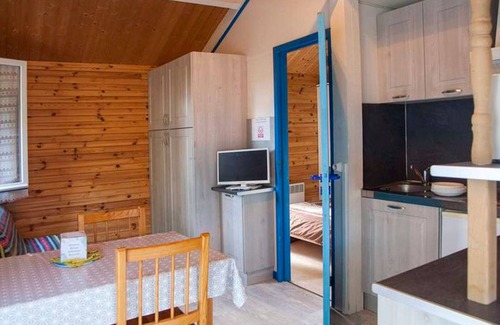 Naucelle Ski Chalet | 30m² Chalet with Terrace for 6 People