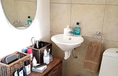 Cape Town Bed & Breakfast | 30onV Guesthouse