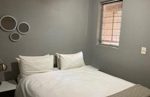 Brooklyn House | 31 at Murray