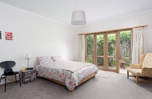Silverleaves Apartment | 31 Bruce Road, Silverleaves - Next to the Beach