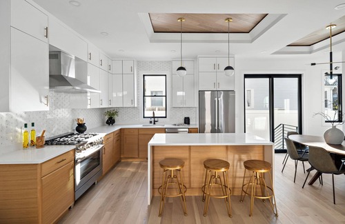 Nonantum House | 31+ days. Luxury townhouse 6 Miles from Boston. New construction. Monthly rents