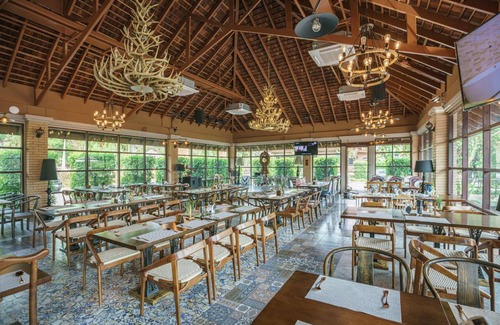 Damnoen Saduak Resort | 31 m² Resort ∙ 10 guests