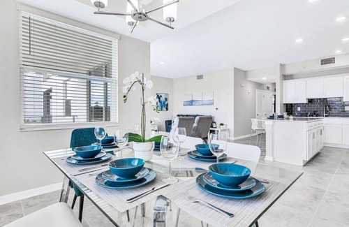 Kissimmee Condo | 3171-107 Resort Lake View Disney Universal Orlando