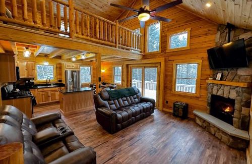Bethlehem House | 31R Brand new log home on quiet side street in Bethlehem, close to Main Street! 20 min to skiing