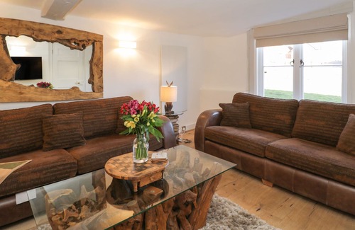Marlborough House | 32 THE GREEN, pet friendly, with open fire in Marlborough, Wiltshire