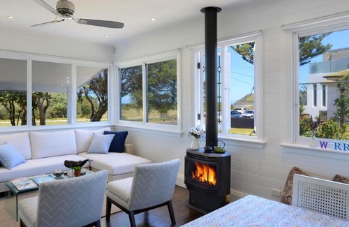 Werri Beach House | 32 WERRI BLUE Werri Beach, Gerringong - 4pm check out Sundays!