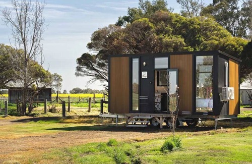 Congupna House | 320 Farm Stay by Tiny Away
