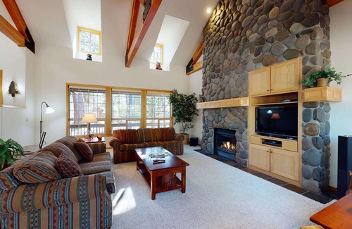 Deer Park House | 33 Oregon Loop | 4 BR / 4.5 BA, Sleeps 8