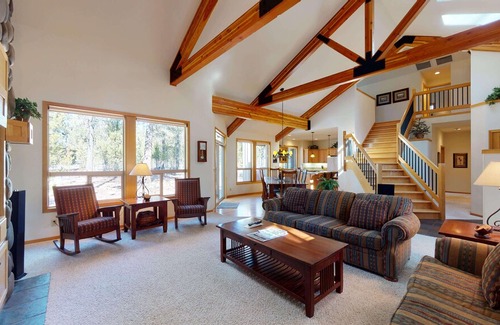 Deer Park House | 33 Oregon Loop | 4 BR / 4.5 BA, Sleeps 8