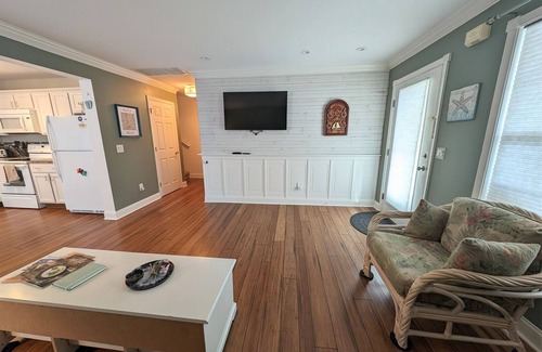 Clearwater House | 34020 Cypress Lane, Clearwater