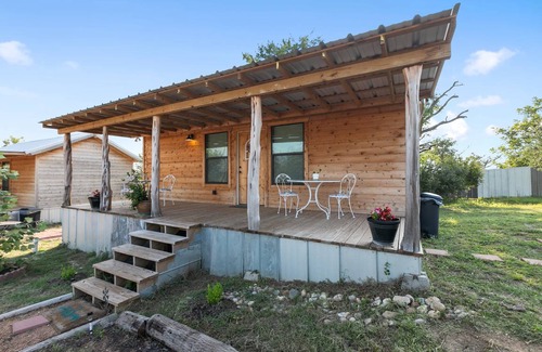 Fredericksburg Cabin | 36 m² Cabin ∙ 1 bedroom ∙ 4 guests