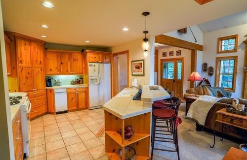 Peak 8 Apartment | 368 Settlers Dr
