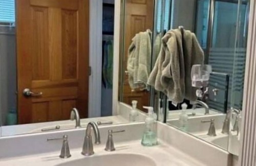 Perry House | 3717 Shearman