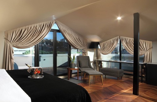 Fenerbahce Hotel | 39 Kalamis Marina Hotel