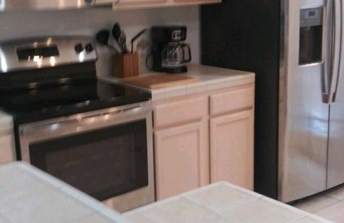 Slidell House | 3bd 2.5 bath waterfront townhouse