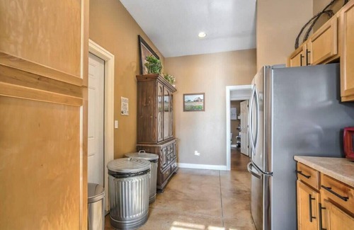 Larkspur House | 3BD |Cowboy Quarters Retreat Experience