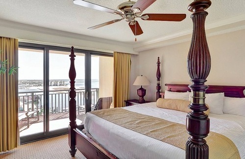 Holiday Isle Hotel | 3BDPlus/Destin Emerald Grande - Family Friendly!