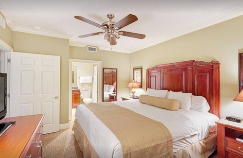 Holiday Isle Hotel | 3BDPlus/Destin Emerald Grande - Family Friendly!