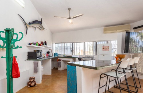 Los Barriles House | 3bdr 2 bath Downtown Home for 9 guests with ocean and palm trees views.