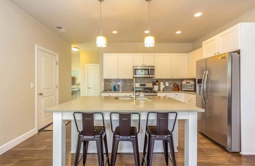 Old Farm District House | 3Bed/2 Bath, Pet friendly,Fenced Backyard, Bend OR