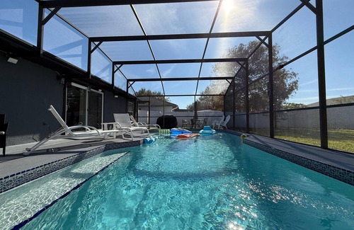 Poinciana House | 3bedroom house in awesome Kissimmee with WiFi, AC play room bbq and private pool