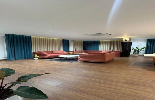 Pulikeshi Nagar Apartment | 3BHK Luxurious apartment, Open balcony, Workspace and Majlis.