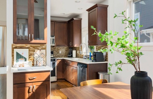 Seattle Metro Area House | 3BR 2.5BA The Orcas Parkside