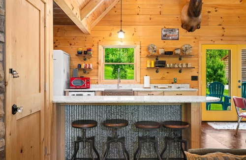 Gnaw Bone House | 3BR, 3 BA cabin