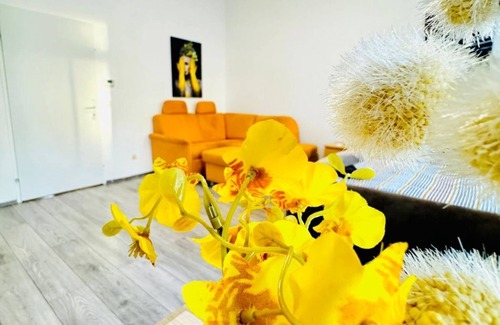 Grinzing Apartment | 3BR Apartment for 9P, 10Min to FAC Platz