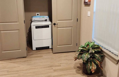 Bammel Apartment | 3BR Apt-Pet-Parking-Wi-Fi