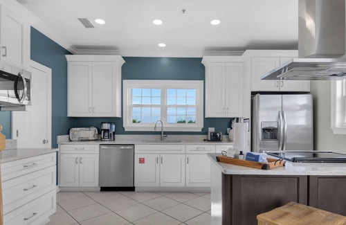 Lullwater Beach House | 3BR Beachside Fun near Pier Park & Sand + Free tix: Dolphin Cruise & More!