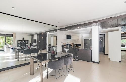 Choeng Thale Apartment | 3BR Casa Oasis - Beachfront Home in Laguna & Layan Chom Tawan and Maan Tawan Residences