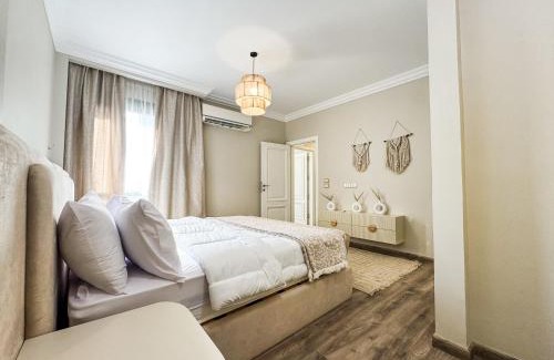 Ash-Shruq Apartment | 3BR Duplex With Rooftop in El Patio Casa Compound