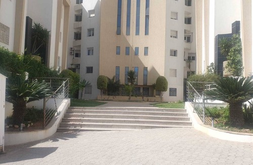 El Menzah 8 Apartment | 3BR Elegant Appart in Ennasr Spacious and Quiet With Wi-Fi, Free Shuttle +7 Days