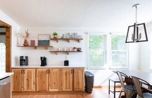 Newport House | 3BR Family Getaway on Goat Farm w 100 yr Old Barn