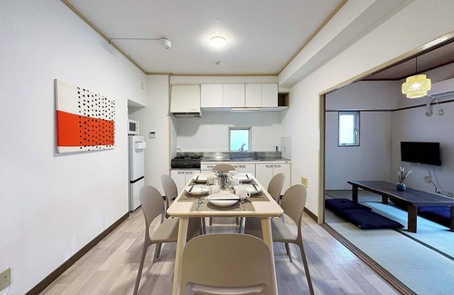 Hiroshima City Centre Apartment | 3BR for 9 person, min walk to Peace Park
