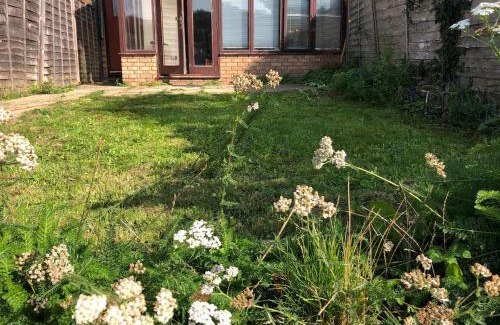 Slough House | 3BR Furnished Property in Slough Fully Furnished Independent House