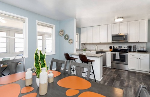 Dundalk House | 3BR home near Heritage Park