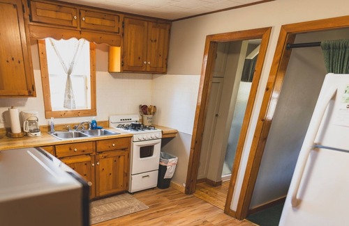 Backus Cabin | 3BR Lakefront Cabin w/Private Launch & Dock