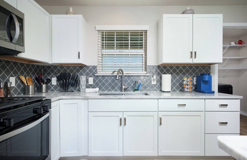 West San Antonio House | 3BR Near Lackland AFB Military & ALE Stays W/D